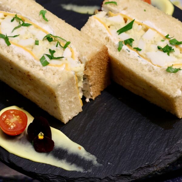 HOLLOUMI SANDWICH
